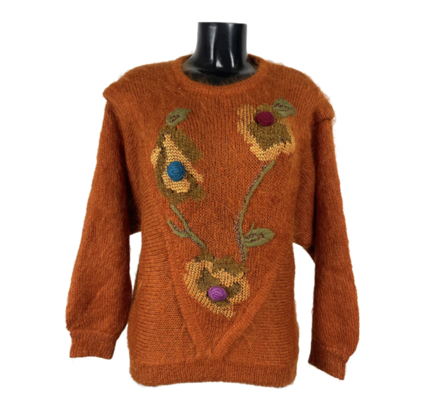 Maglione vintage da donna arancione con fiori colorati ricamati sopra