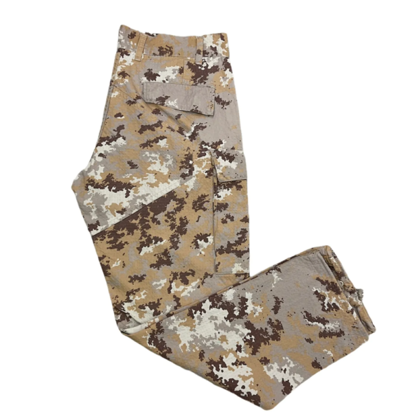 Pantaloni militari vintage begie bianco e di varie tonalità di marrone a macchie mimetiche da uomo