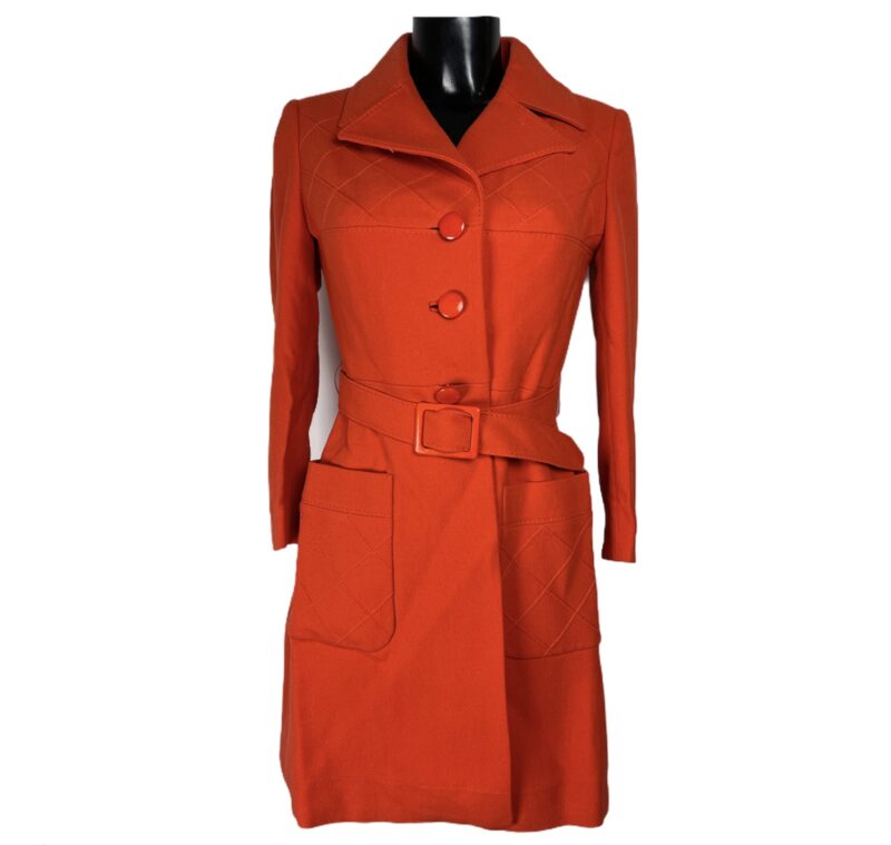 Cappotto vintage da donna rosso con cintura