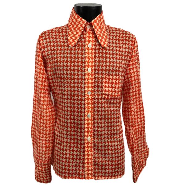 Camicia vintage anni 70 da uomo bianca con pattern arancione e bottoni bianchi