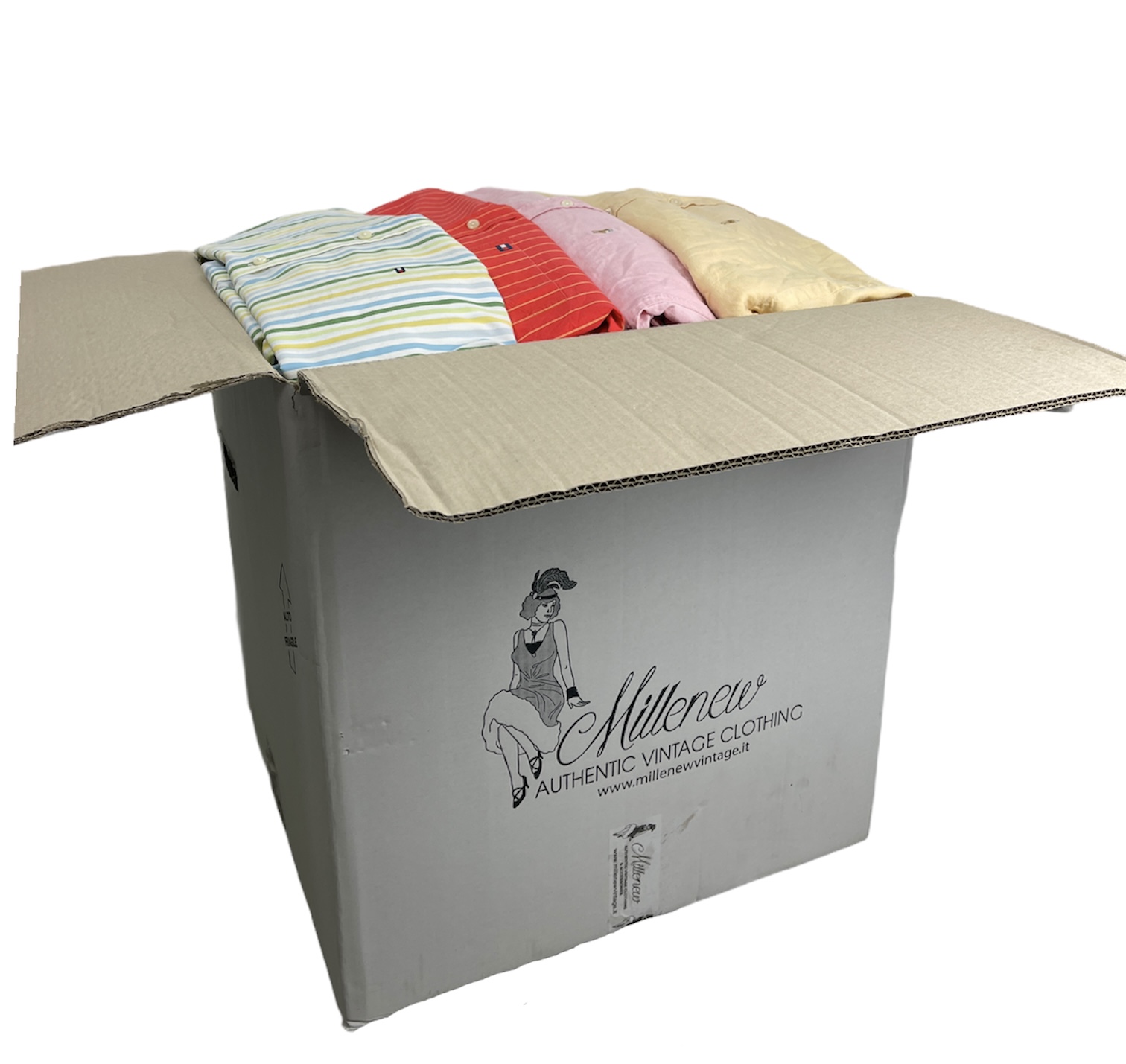 Scatola bianca di cartone che contiene al suo interno delle camicie vintage di marca Ralph Lauren e Tommy Hilfigier di vari modelli, colori e taglie